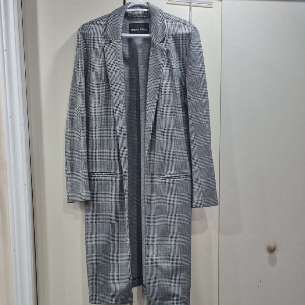 Kendall & Kylie Swater Blazer Style